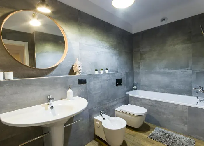 Nowy Atal Tower - Garaz - Taras Widokowy - Centrum